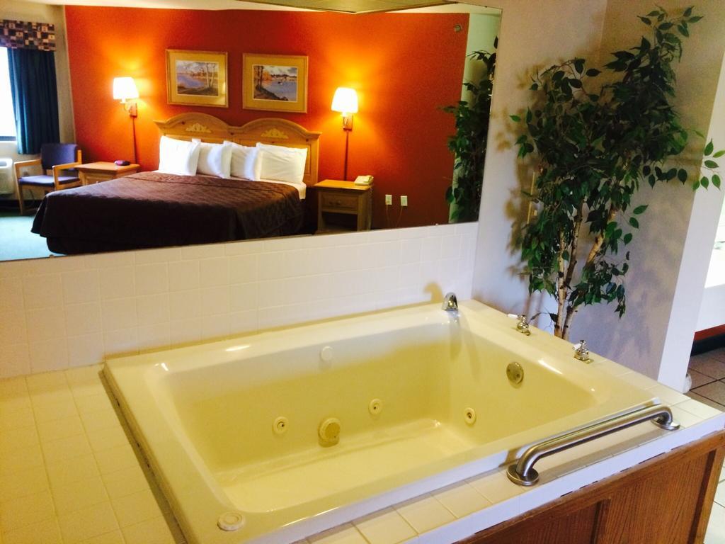Regency Inn And Suites Stilwell Pokój zdjęcie