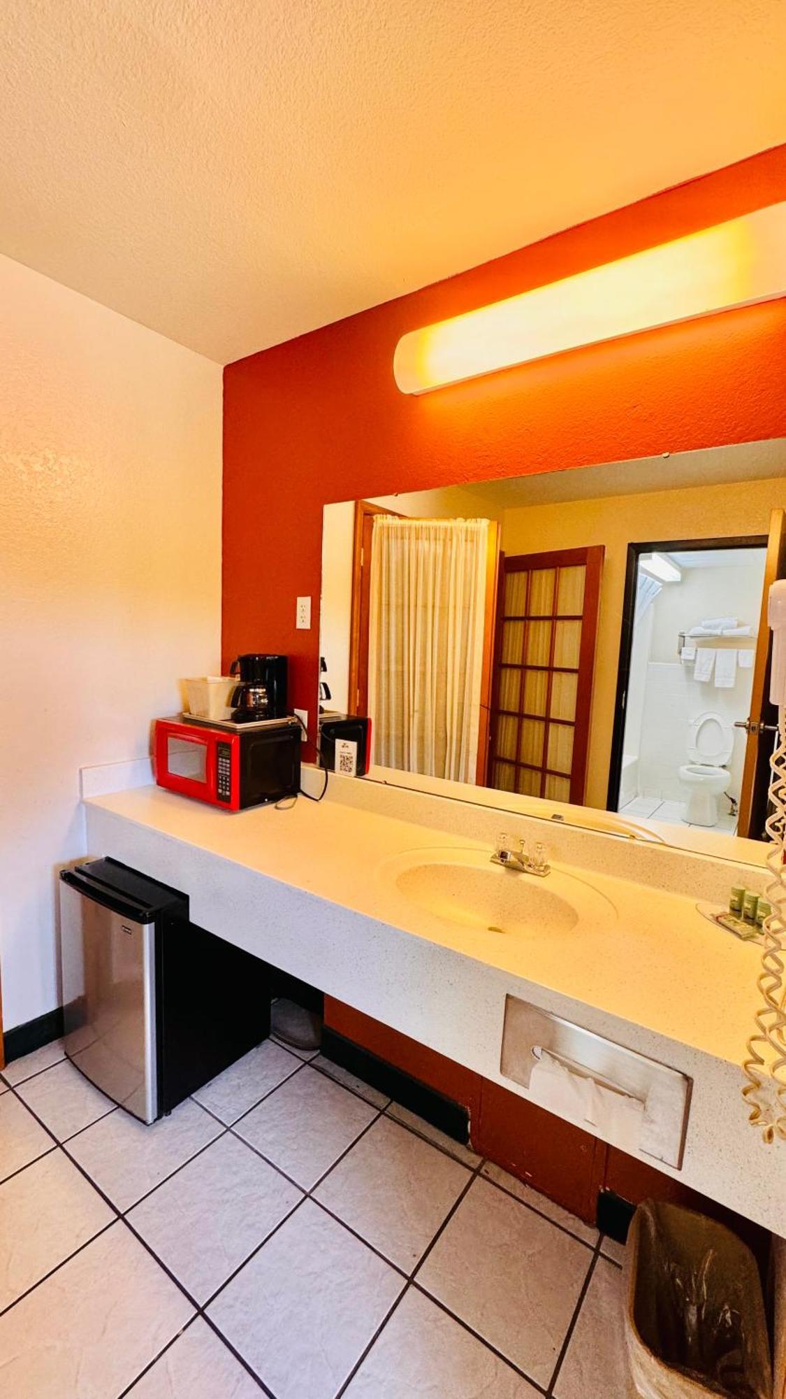Regency Inn And Suites Stilwell Zewnętrze zdjęcie